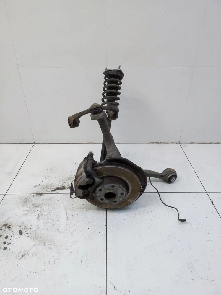 ZWROTNICA MCPERSON WAHACZE PRAWY PRZÓD MERCEDES E KLASA W213 213 2.0 CDI