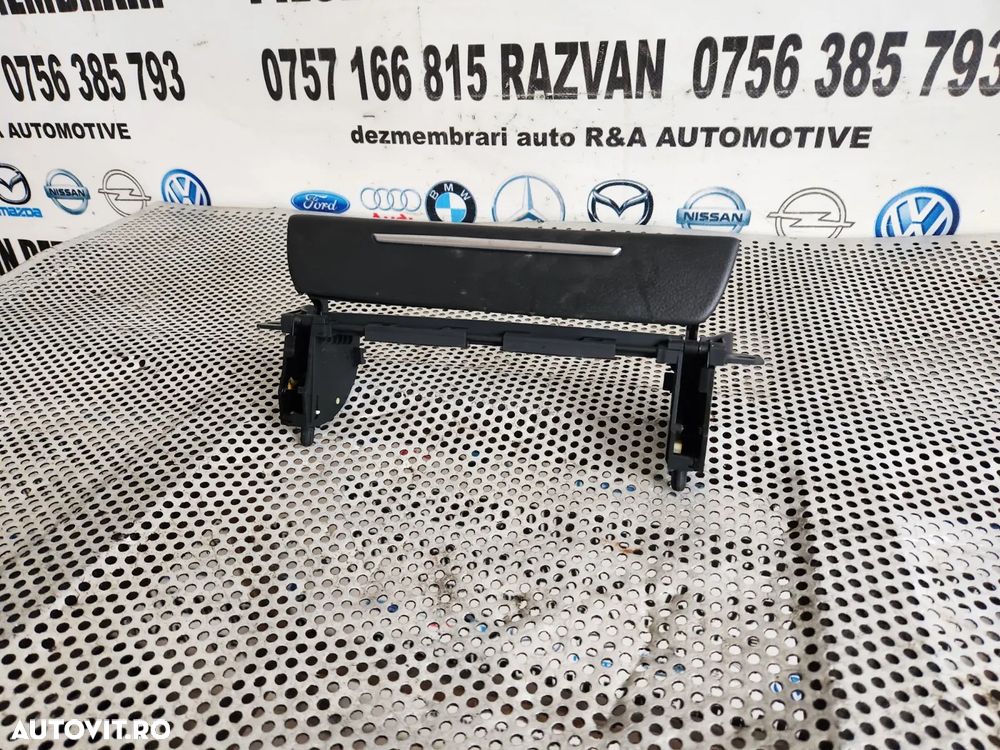 Ornament Bord Navigatie Audi A8 4H D4 An 2010-2011-2012-2013-2014-2015-2016-2017 Dezmembrez Audi A8 - 1