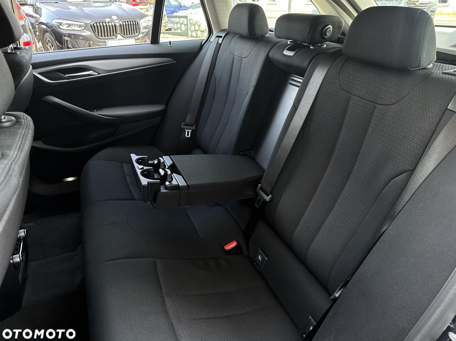BMW Seria 5 520d - 23