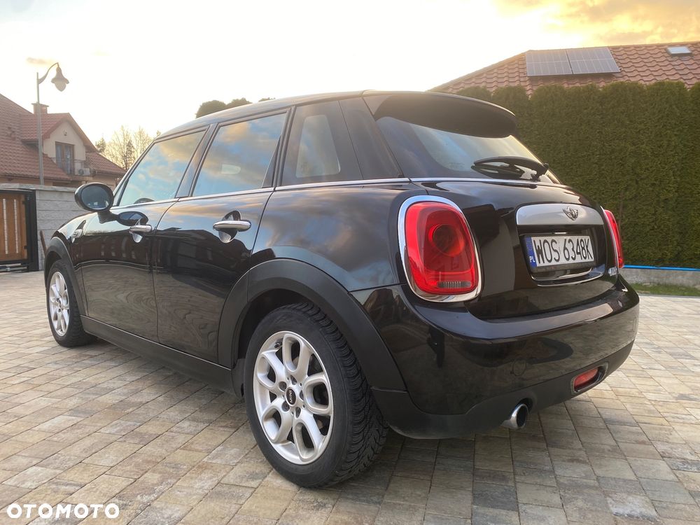 MINI Cooper Essential Trim - 8