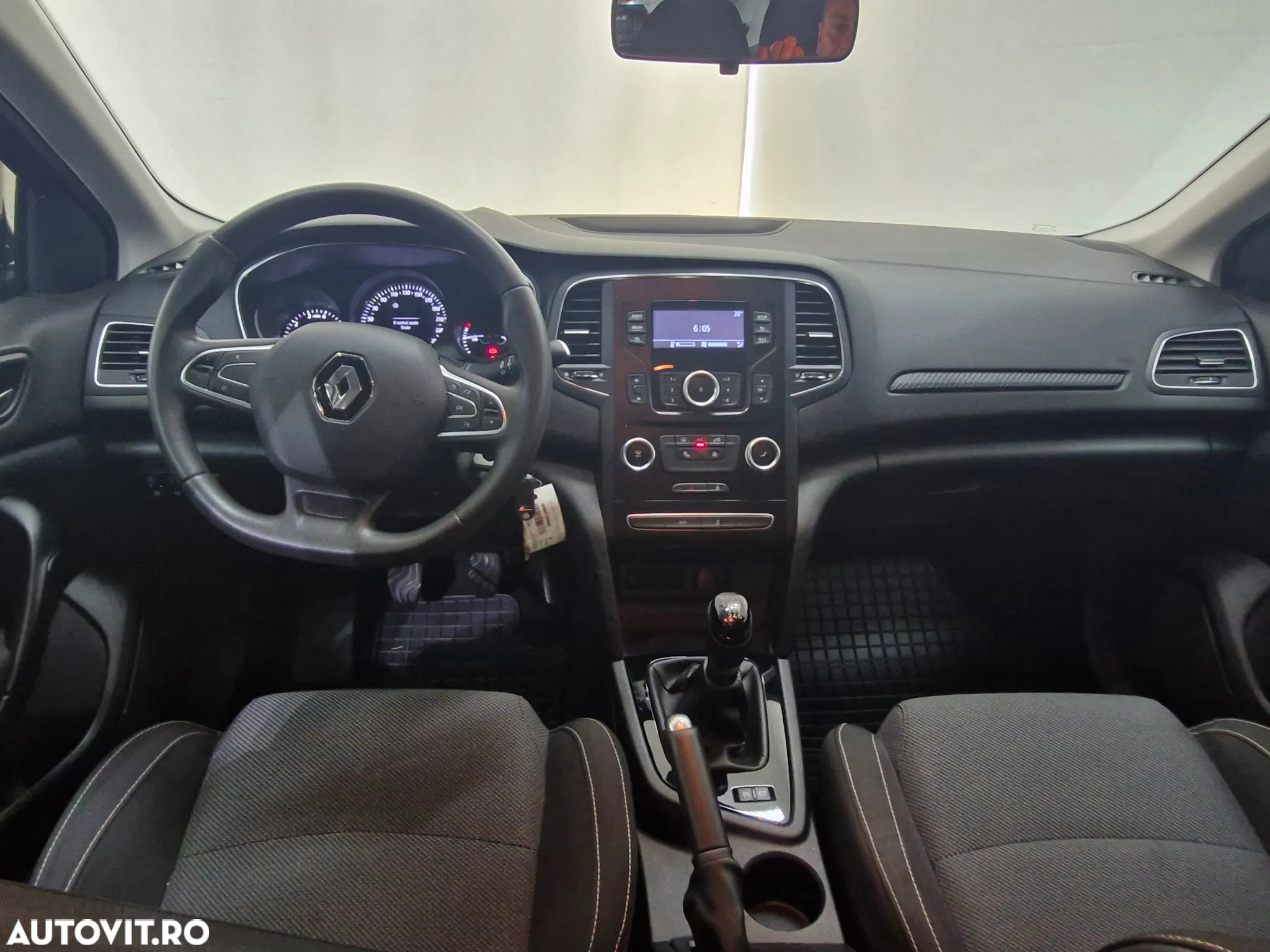 Renault Megane TCe Business - 3