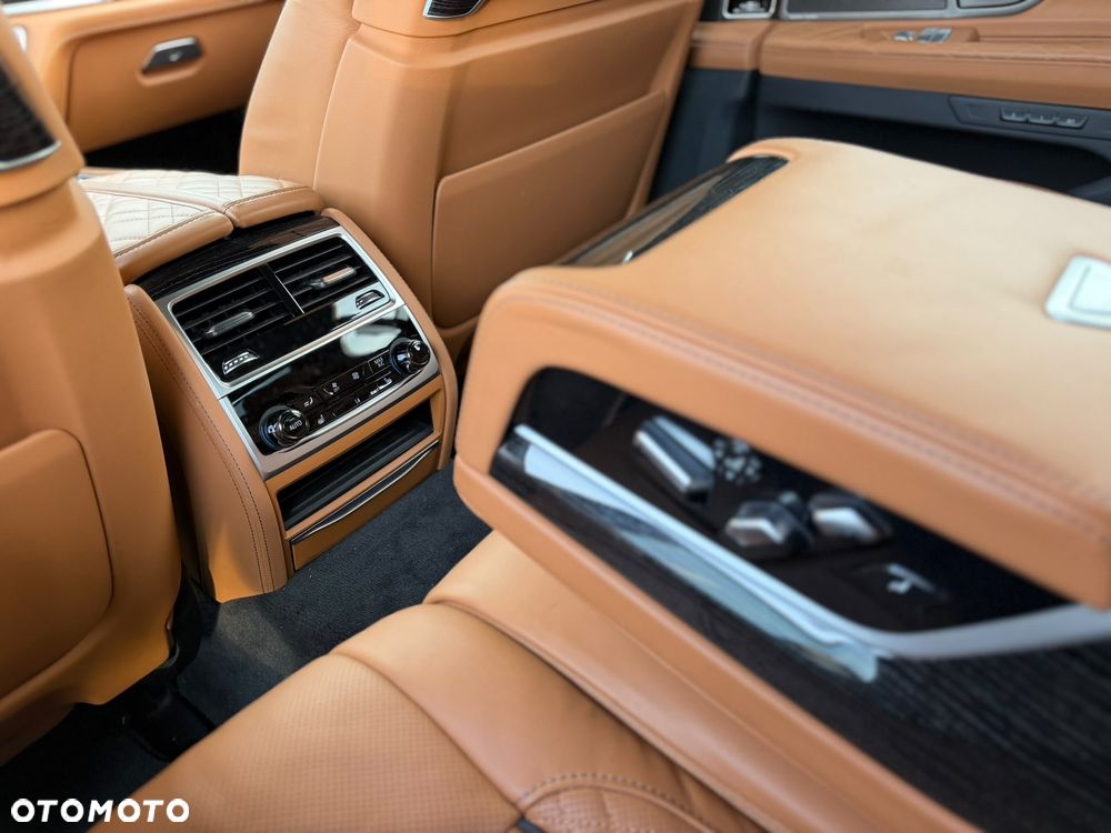 BMW Seria 7 - 10