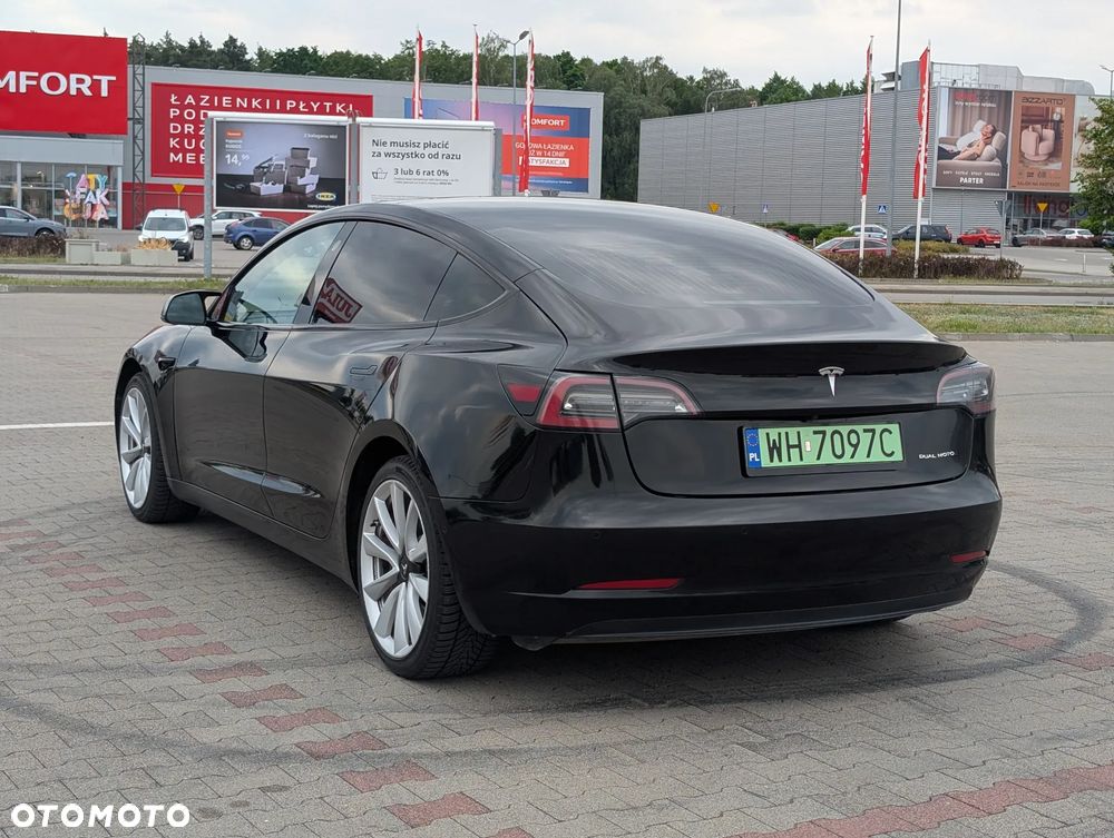 Tesla Model 3 - 40