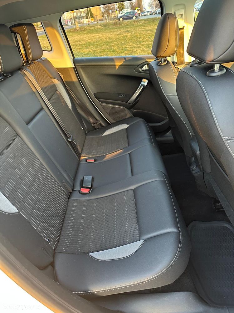 Peugeot 2008 - 13