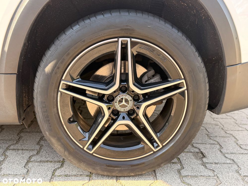 Mercedes-Benz GLB - 10