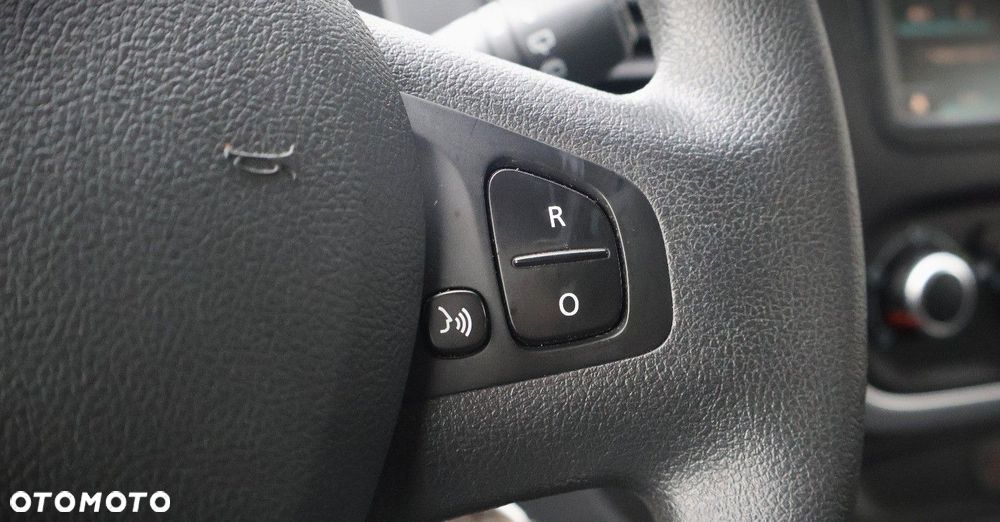 Renault Trafic - 25