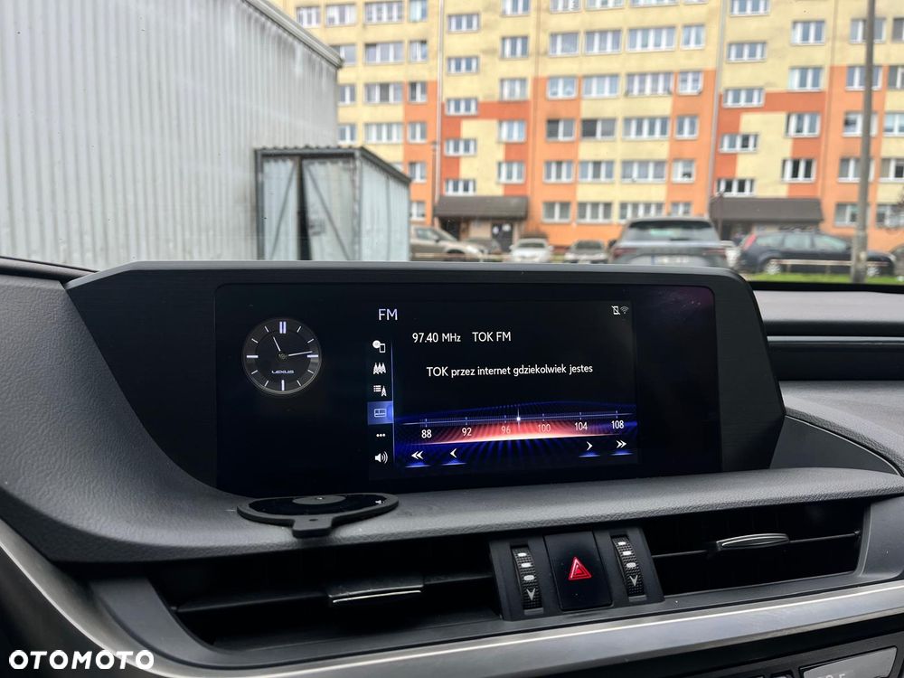 Lexus ES 300h Elegance - 27