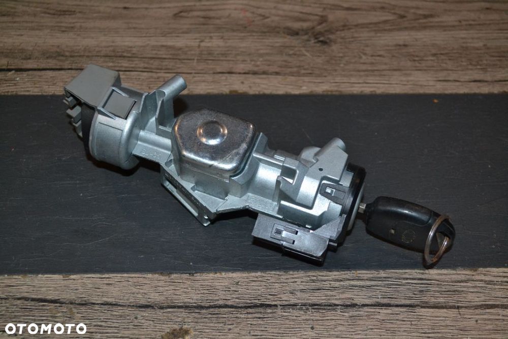 FORD FOCUS MK2 lift STACYJKA 1 x KLUCZYK PILOT KPL - 2