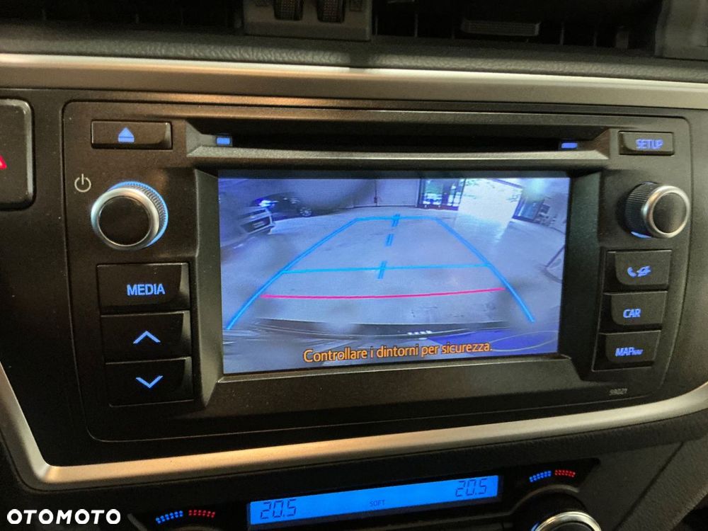 Toyota Auris 1.8 Travel - 24
