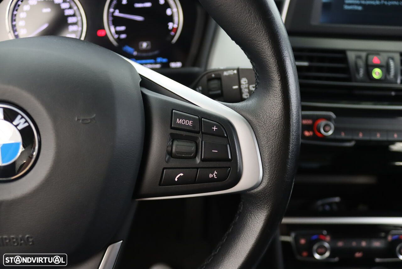 BMW 225xe Active Tourer - 12