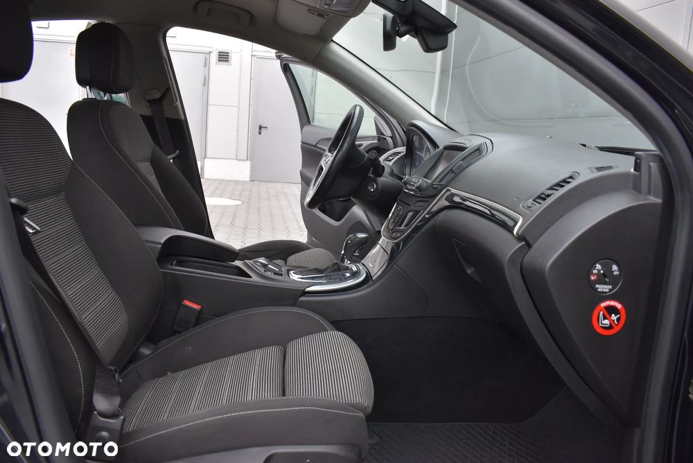 Opel Insignia - 12