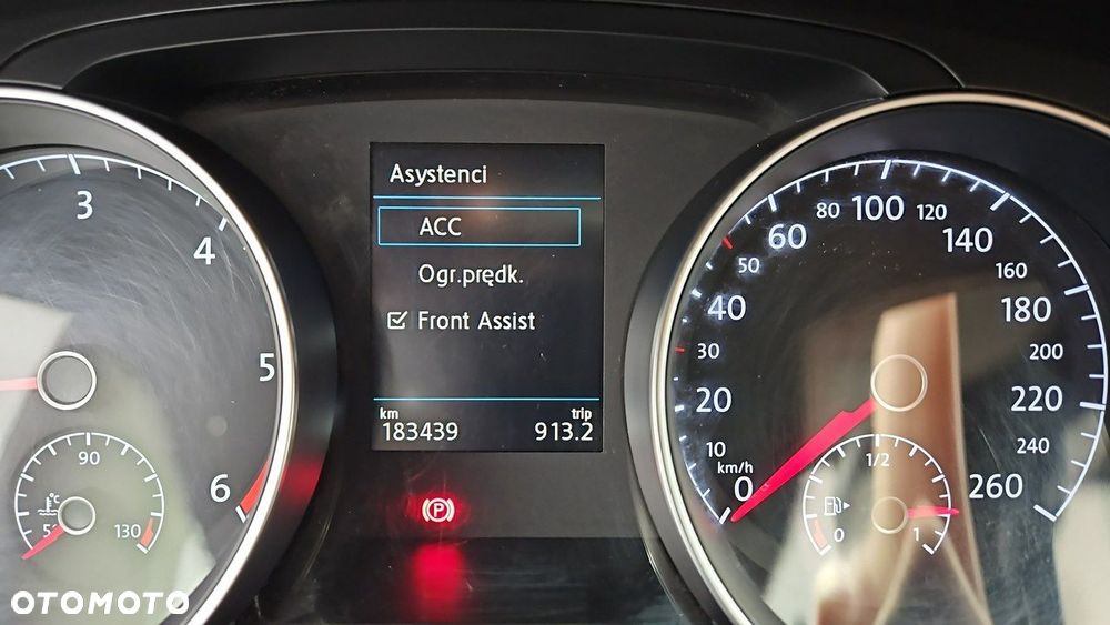 Volkswagen Golf - 22