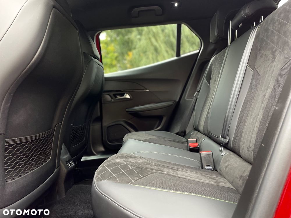 Peugeot 2008 BlueHDi 130 GT S&S EAT8 - 11