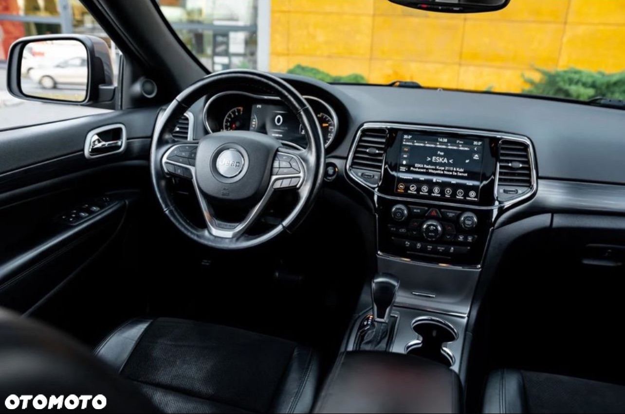 Jeep Grand Cherokee - 26