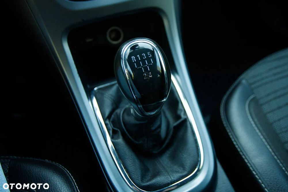 Opel Astra 1.4 Innovation - 22