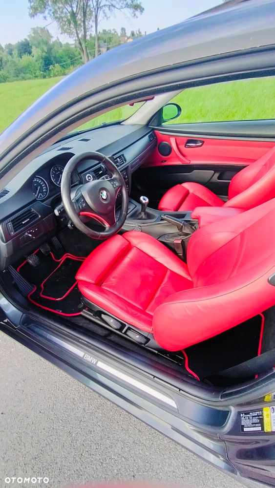 BMW Seria 3 330i - 10