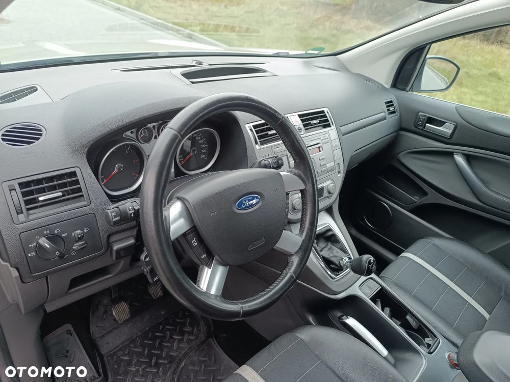 Ford Kuga 2.0 TDCi 4x4 Titanium - 8