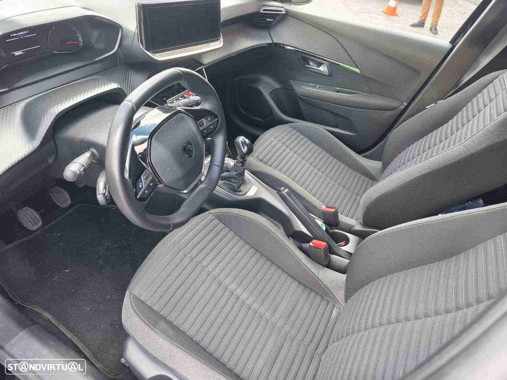 Peugeot 208 1.2 PureTech Active - 12
