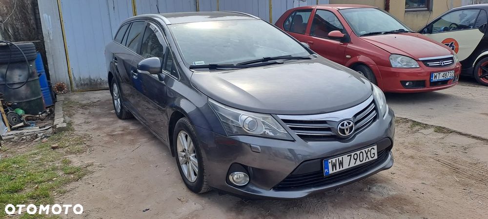Toyota Avensis 1.8 Comfort - 1