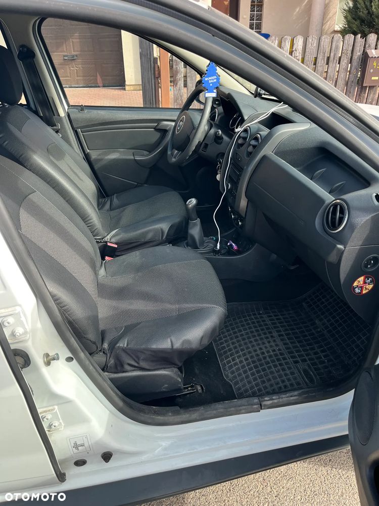 Dacia Duster 1.6 SCe Laureate S&S - 12
