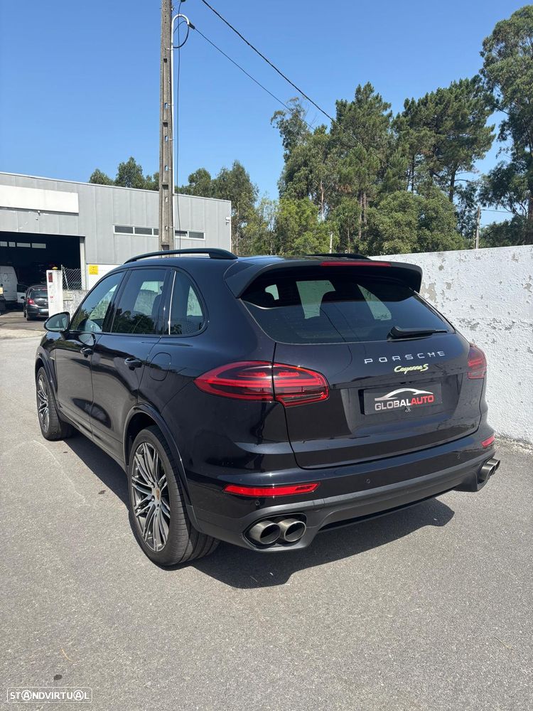 Porsche Cayenne S - 4