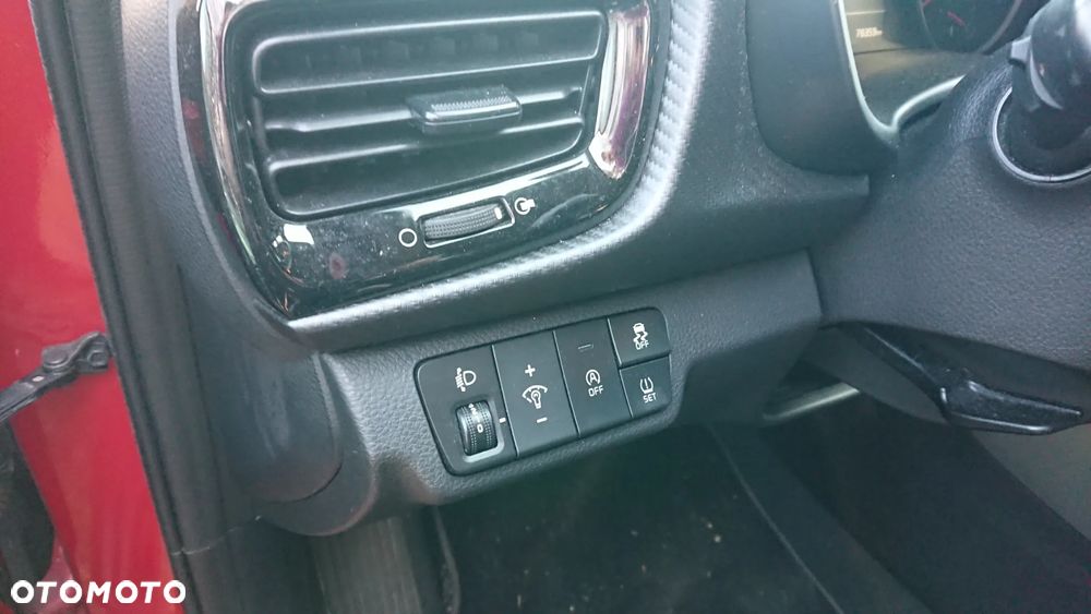 Kia Rio - 11