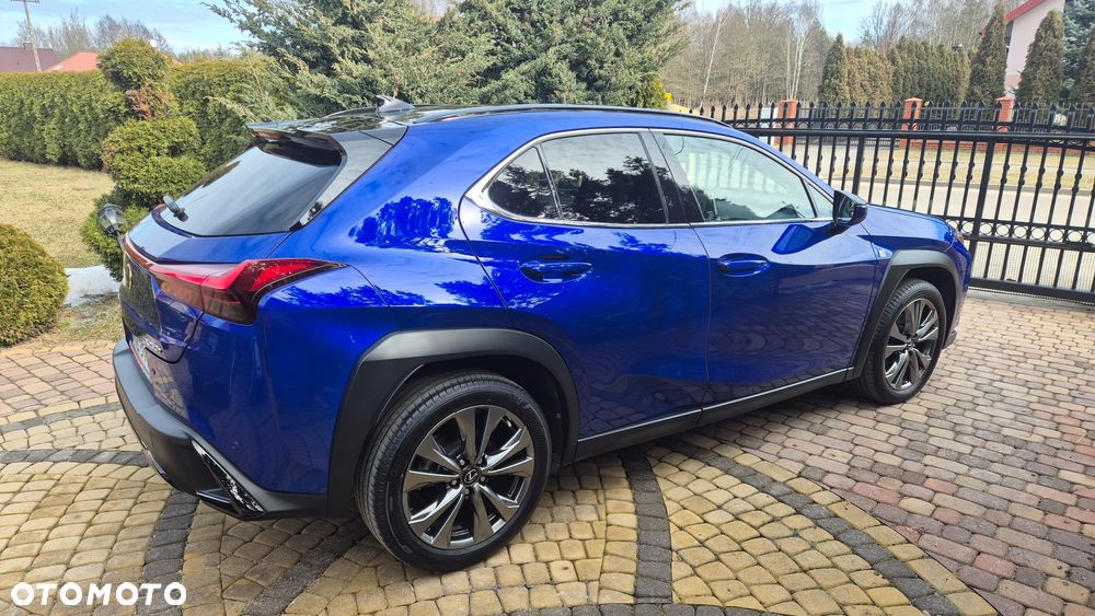 Lexus UX 250h F SPORT Design - 11