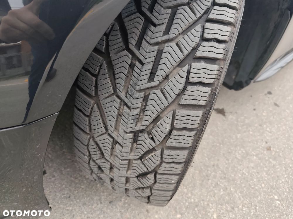 Audi A4 Avant 2.0 TDI DPF S line Sportpaket - 4