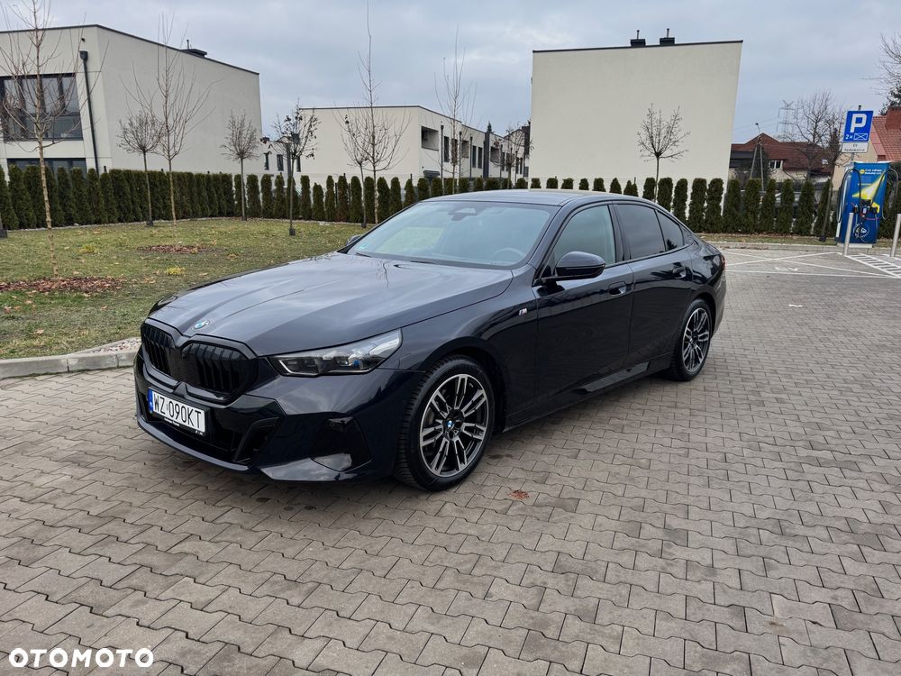 BMW Seria 5 520d M Sport - 1