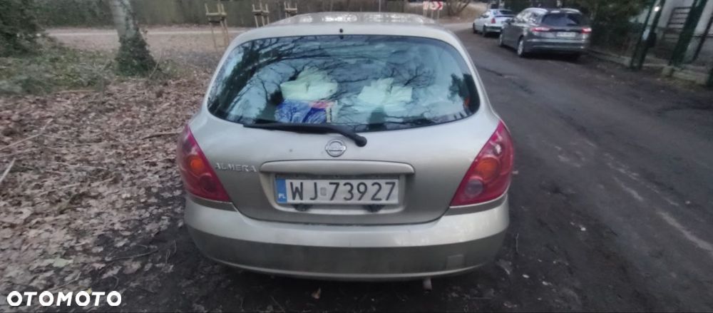 Nissan Almera 1.5 Base - 5