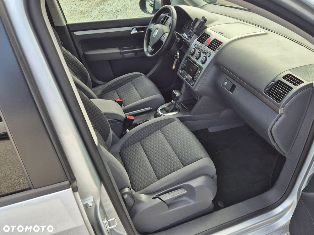 Volkswagen Touran 1.9 TDI DPF DSG Freestyle - 23