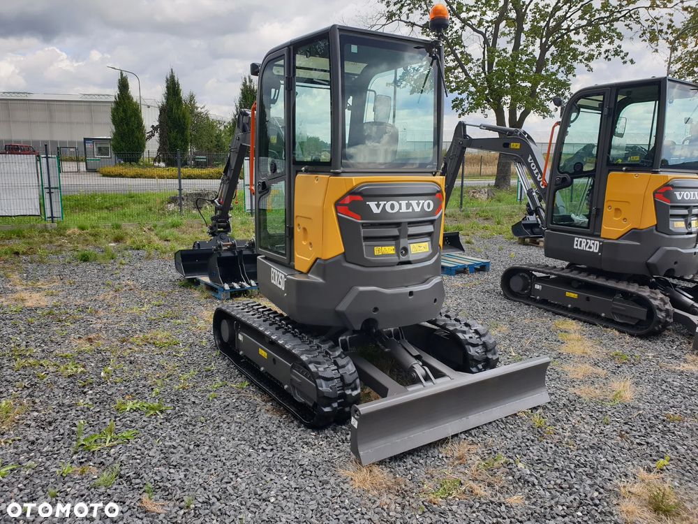 Volvo ECR25D NOWA DOSTĘPNA OD RĘKI, SZYBKOZŁĄCZE, DŁUGIE RAMIĘ, OBRÓT W OBRYSIE - 30