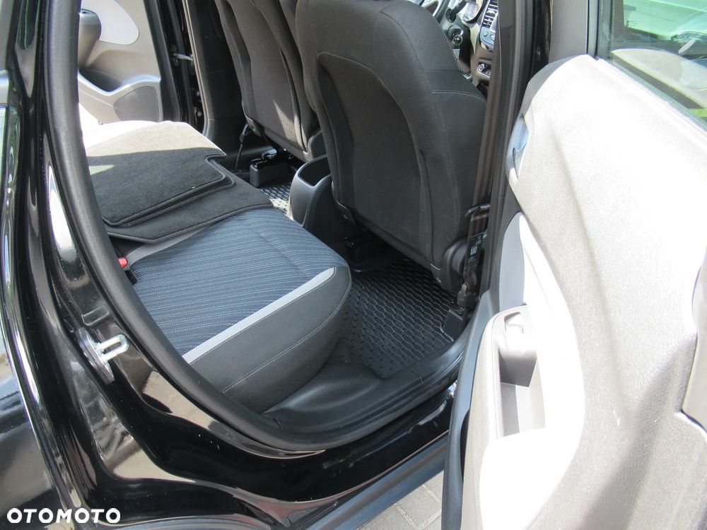 Opel Crossland X - 14