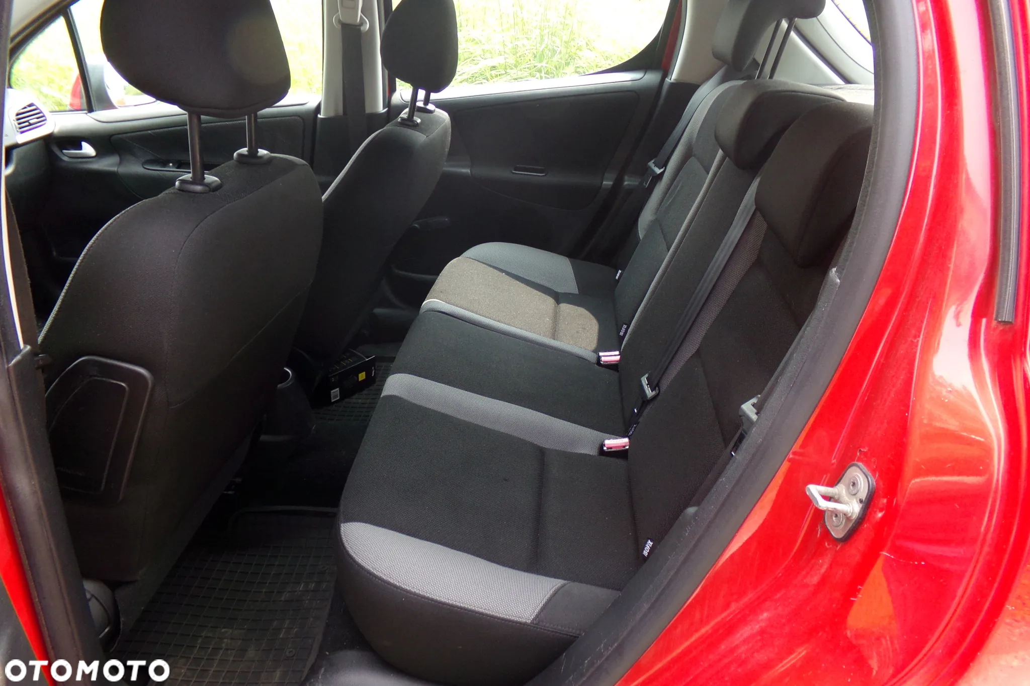 Peugeot 207 1.4 16V Sporty - 16