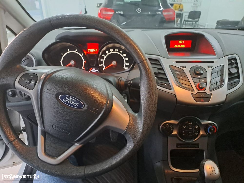 Ford Fiesta 1.25 Trend - 12