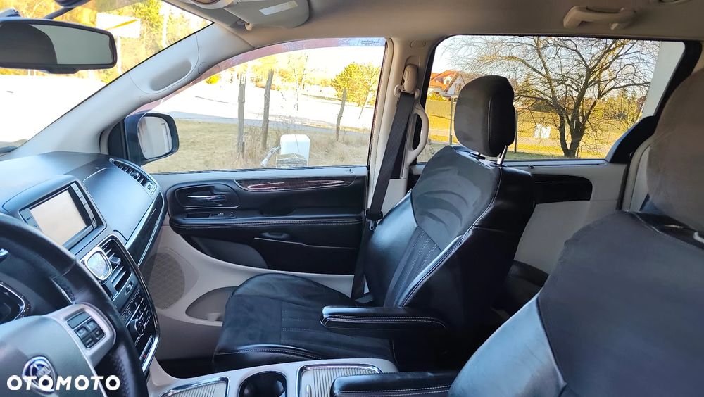 Lancia Voyager 2.8 Multijet 16v Platinum - 7