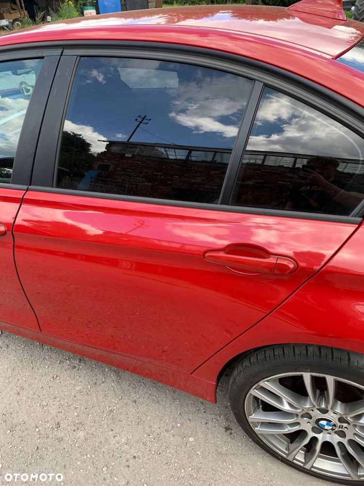 Drzwi tył tylne lewe BMW 3 F30 sedan A75 czerwone WWA - 1