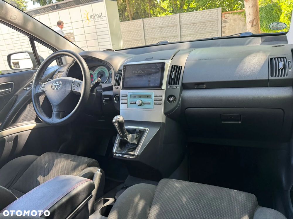 Toyota Corolla Verso 1.6 Terra 7os - 26