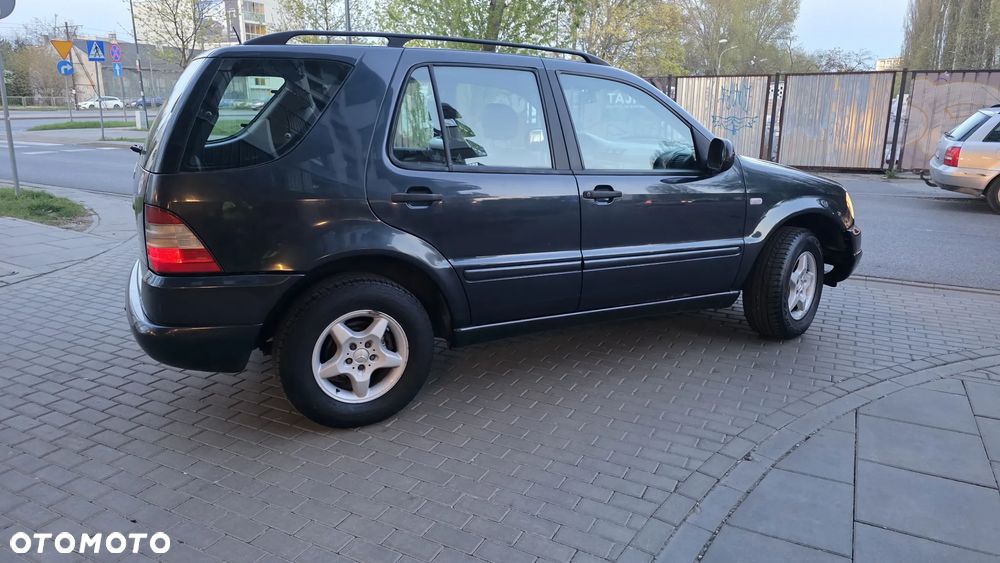 Mitsubishi Pajero - 34