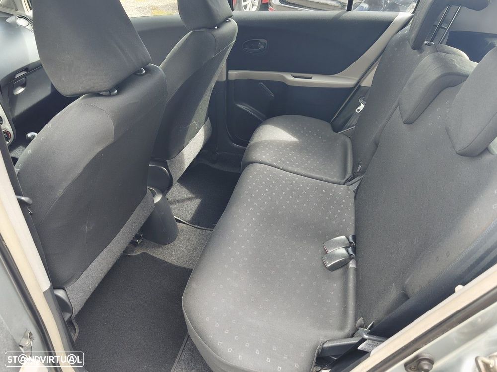 Toyota Yaris 1.0 VVT-i - 11