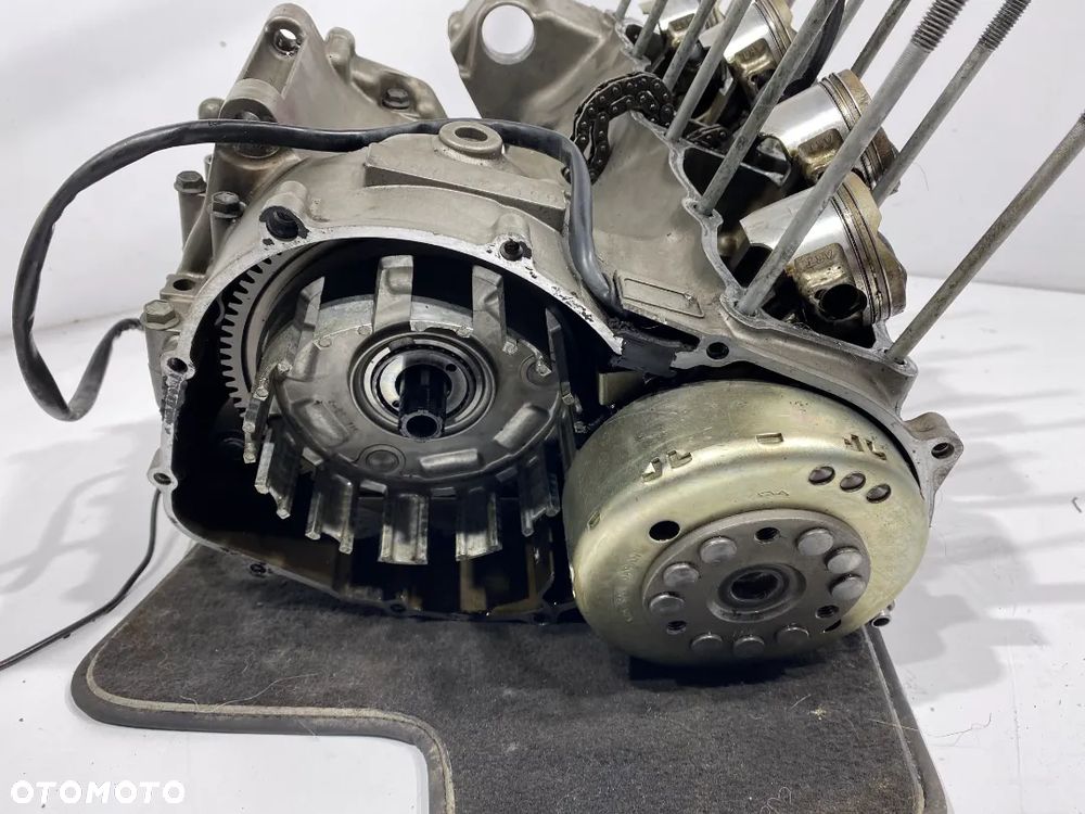 Silnik karter Suzuki Bandit 400 - 8