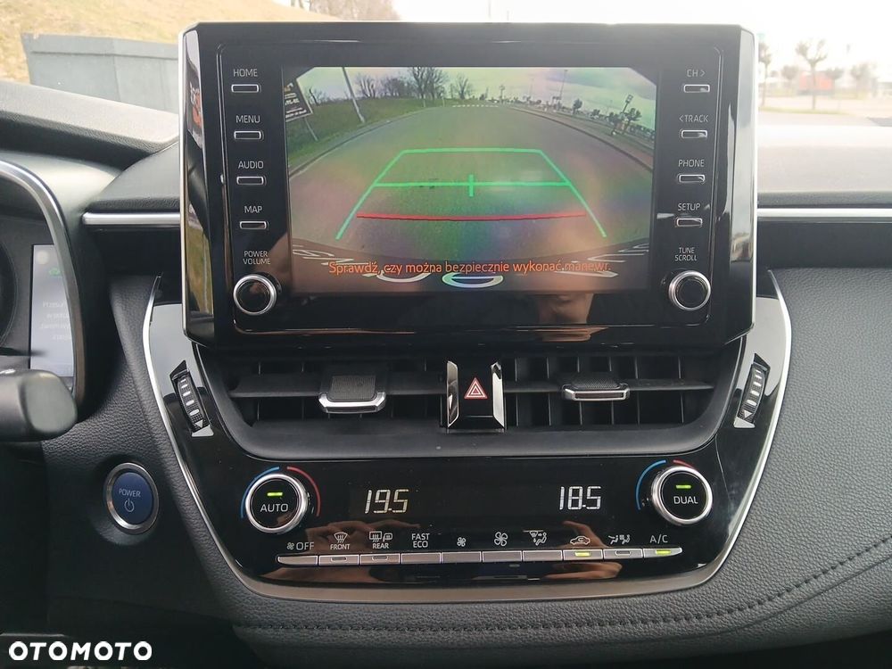 Toyota Corolla 1.8 Hybrid Comfort - 32