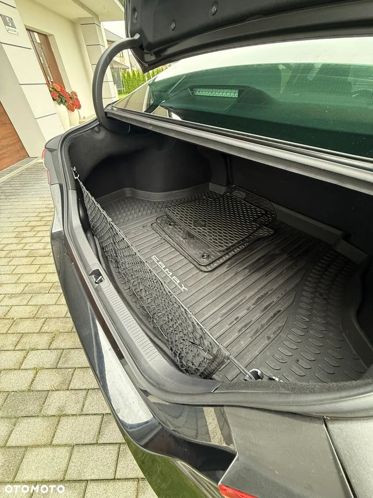 Toyota Camry 2.5 Hybrid Executive CVT - 28