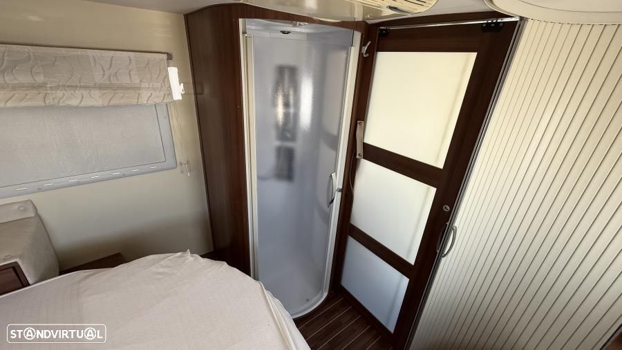 McLouis Nevis 876G 2.3 MJ 150cv c.central - 24