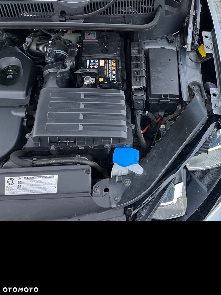 Volkswagen Touran 1.6 TDI SCR BlueMotion Technology Comfortline - 11