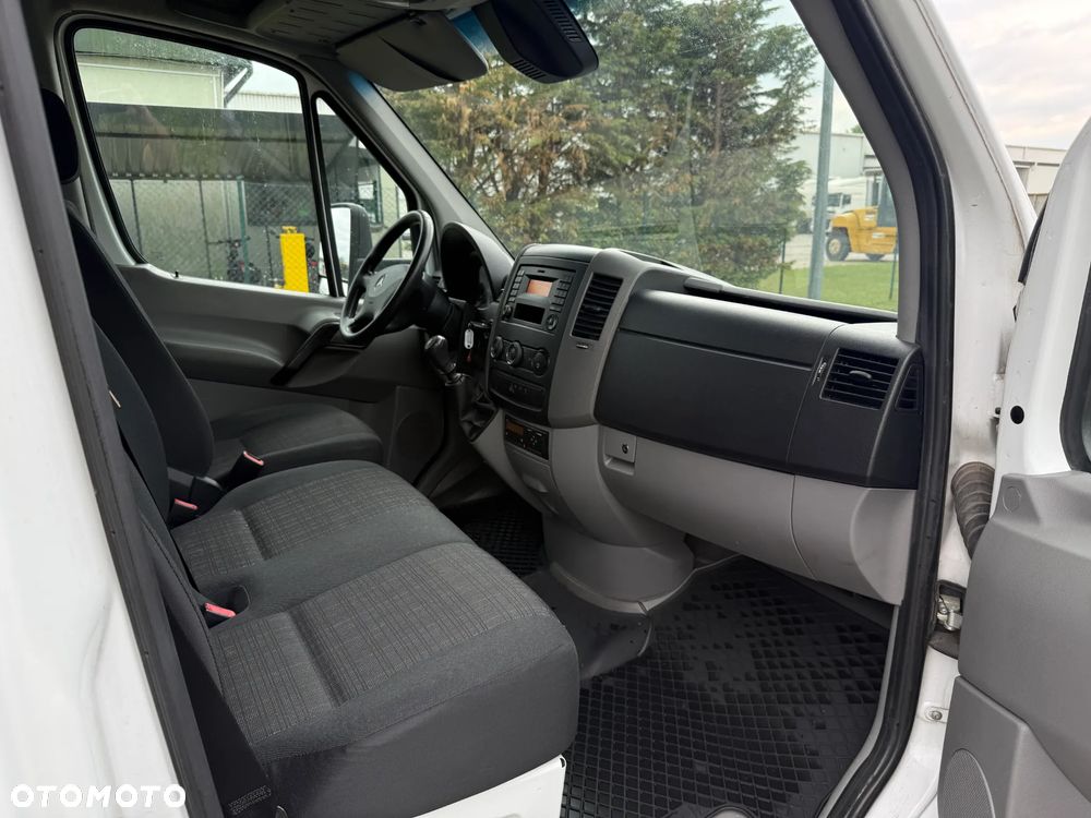 Mercedes-Benz Sprinter - 10
