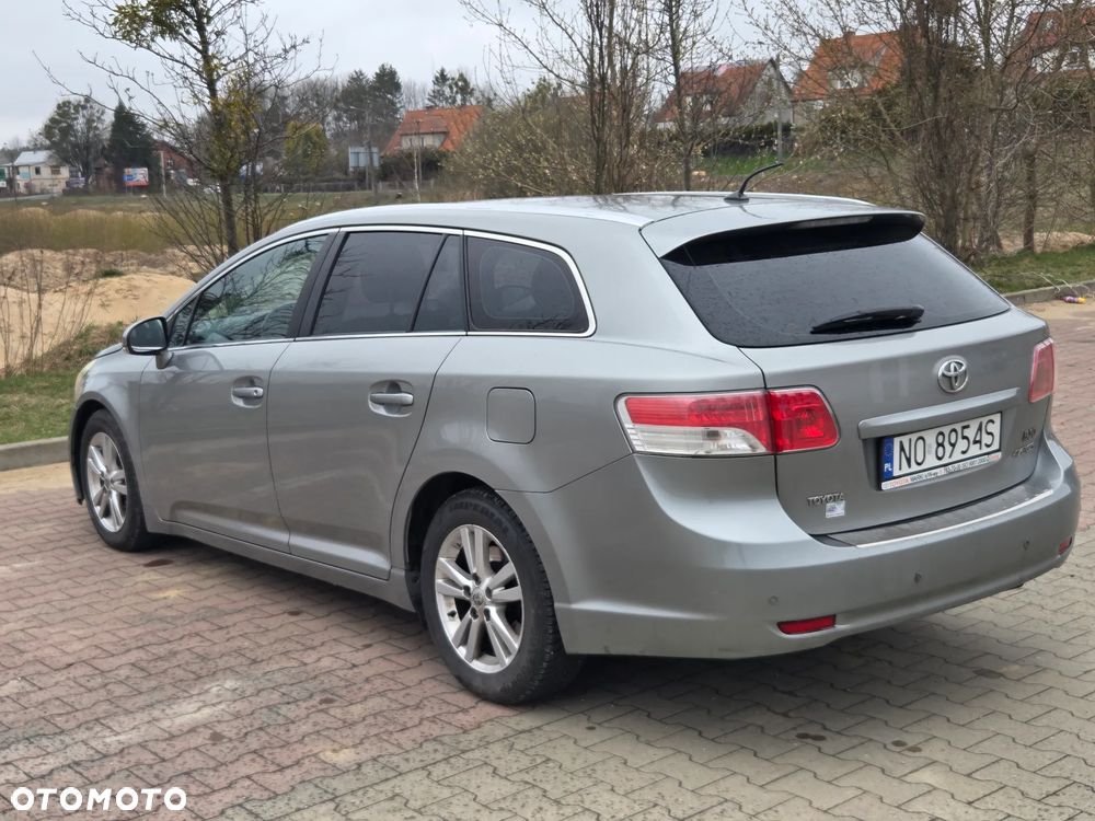 Toyota Avensis 2.0 D-4D - 1