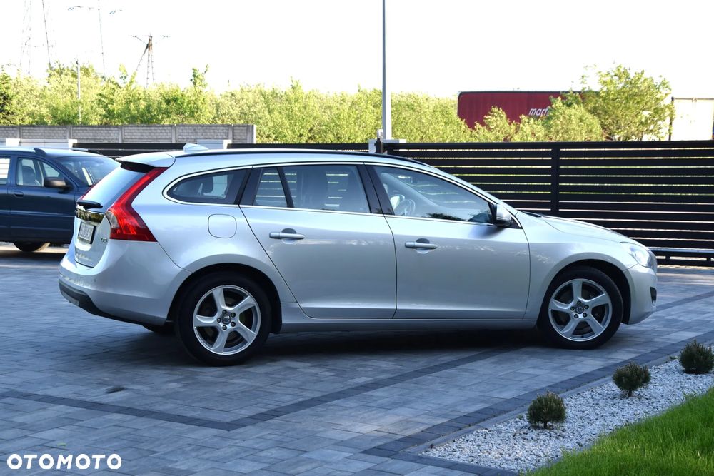 Volvo V60 D3 Momentum - 14