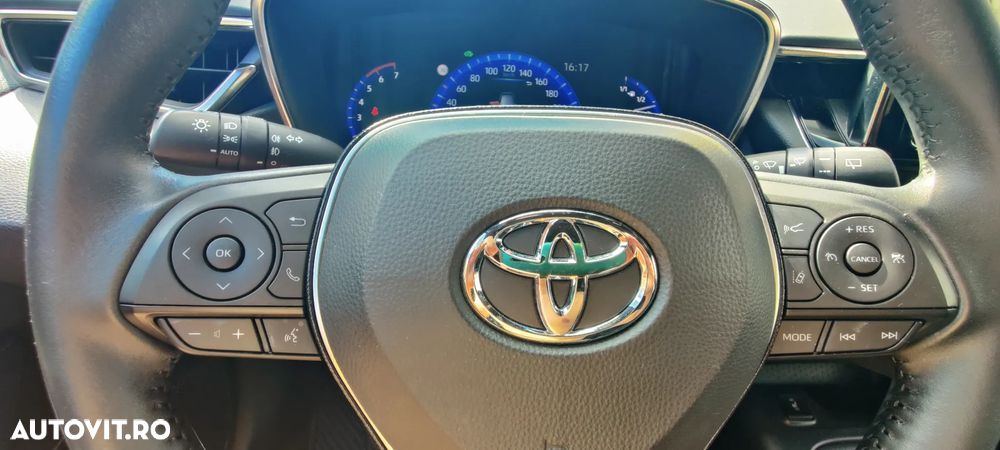 Toyota Corolla 1.8 HSD Dynamic - 10