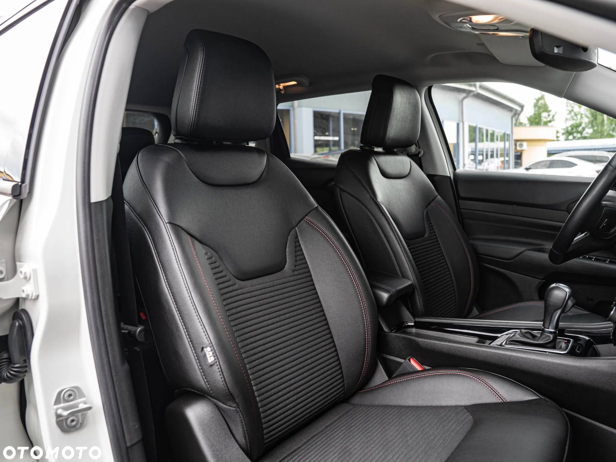 Jeep Compass - 27
